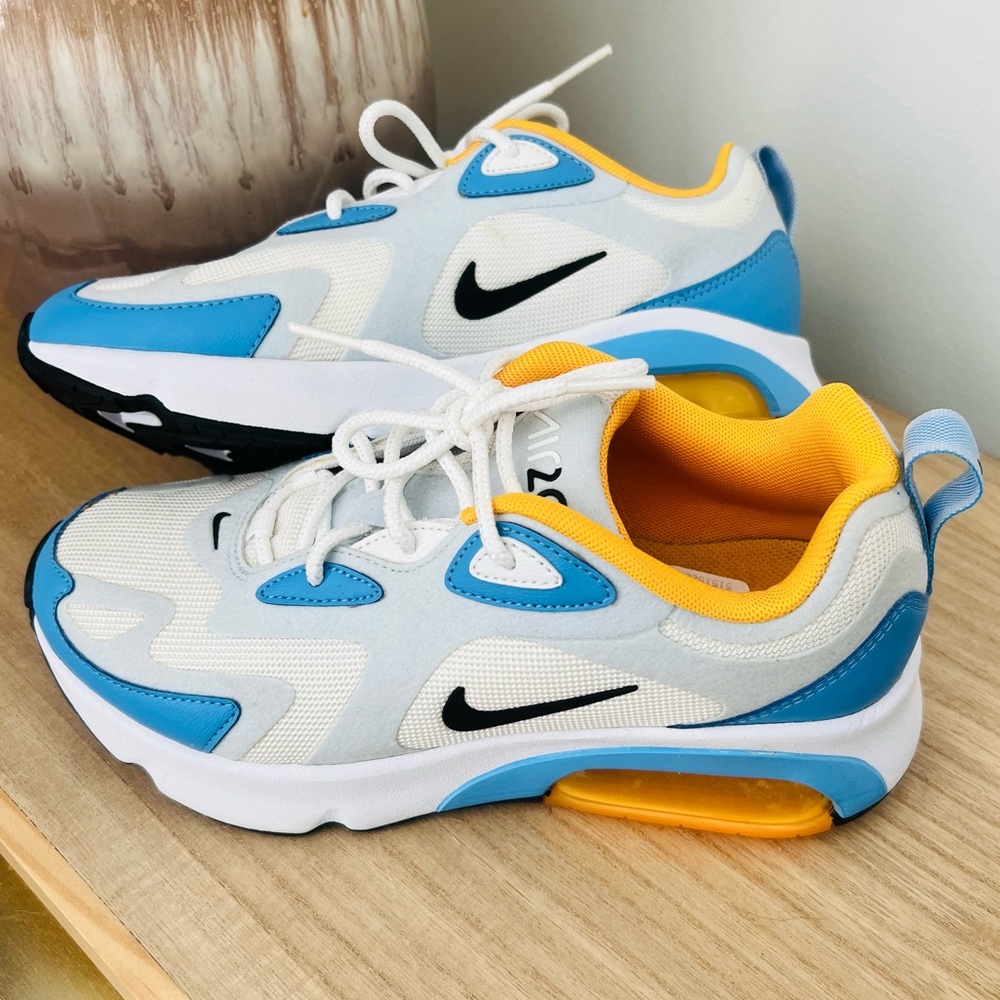 Nike Air Max 200 Women’s Sneaker
